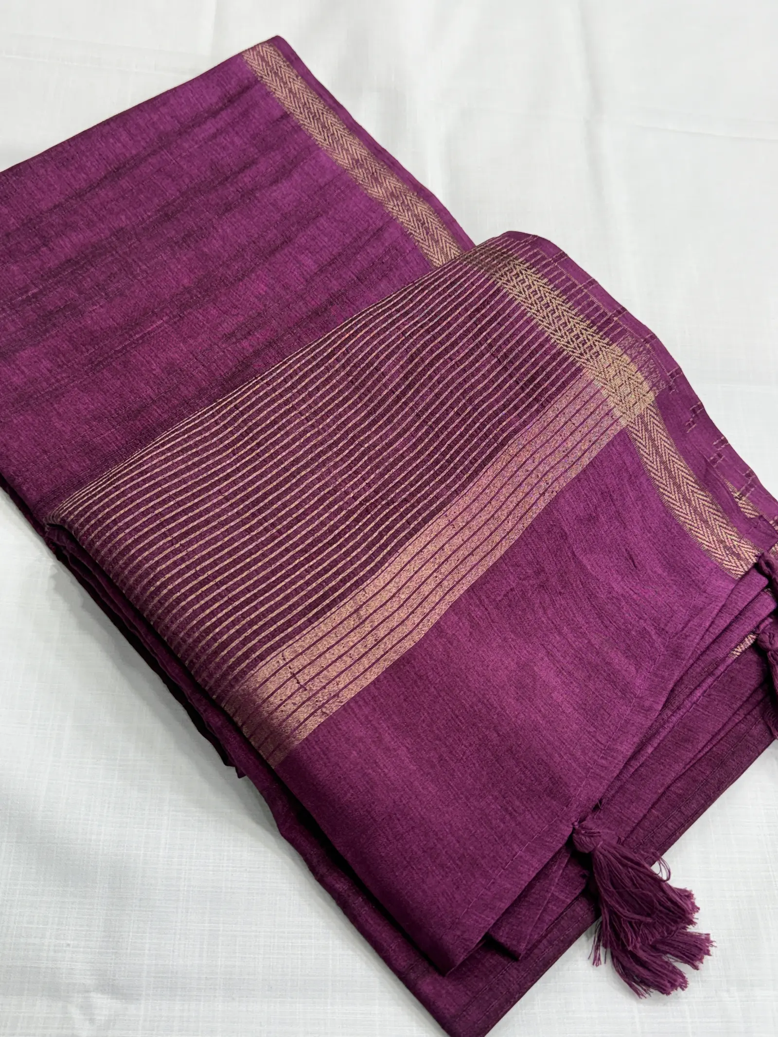 Cotton Saree in magenta with gold-toned Border
