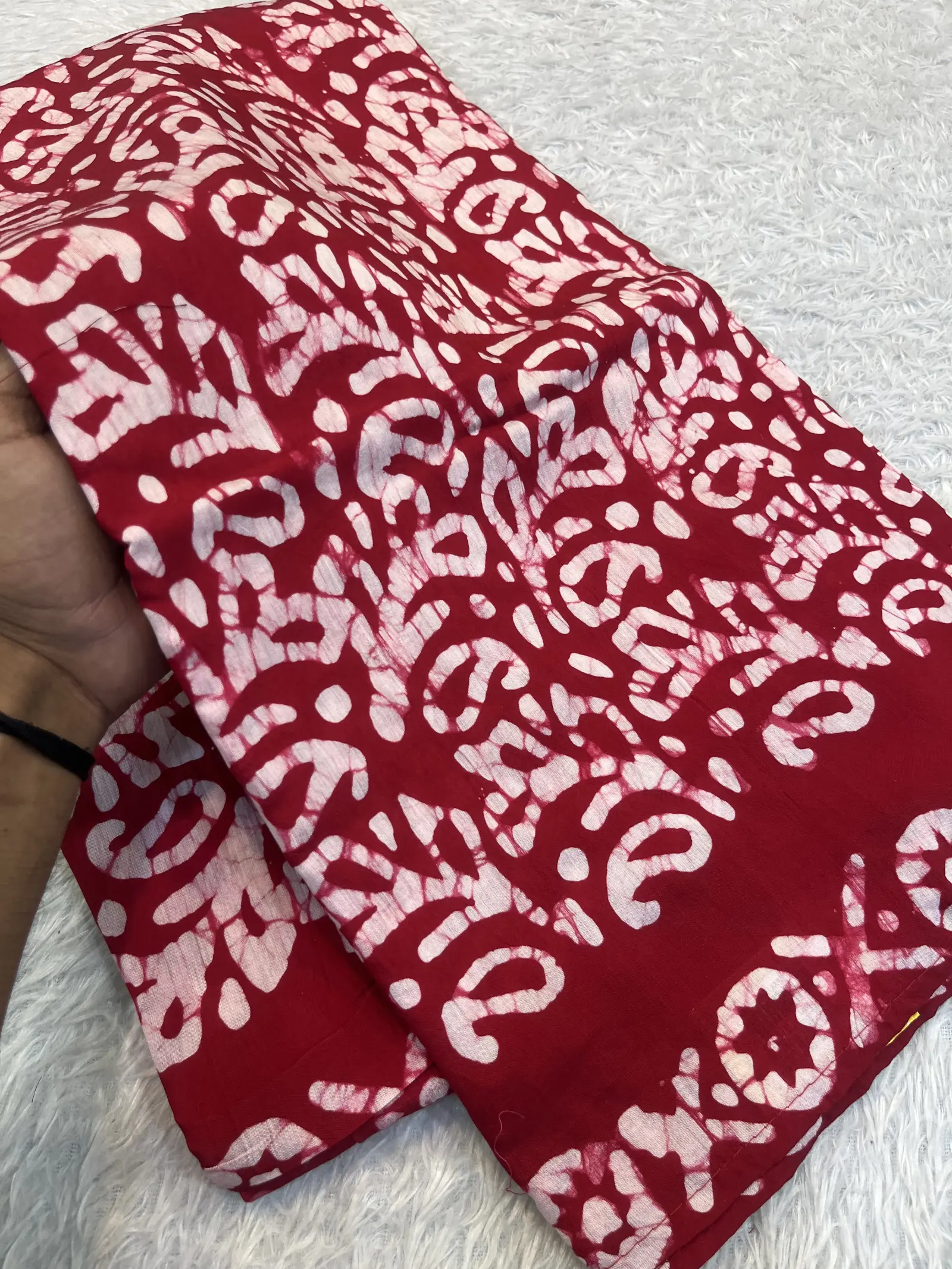 E1094131 – Red Cotton Mul Saree with Ivory Floral Print