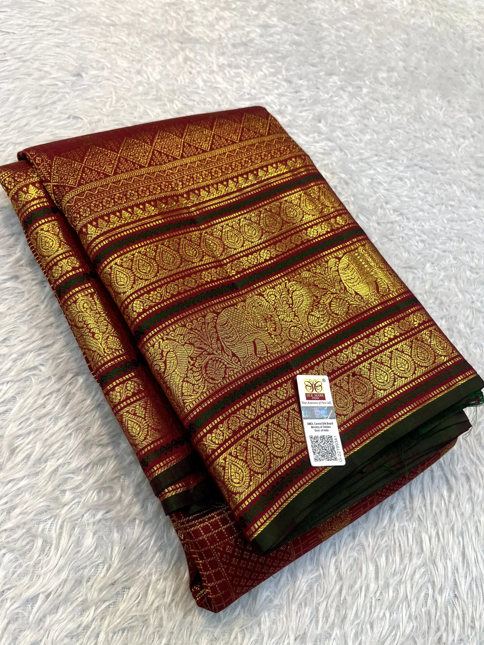Maroon Kanchipuram Silk Saree with Gold Elephant Border | E0984804