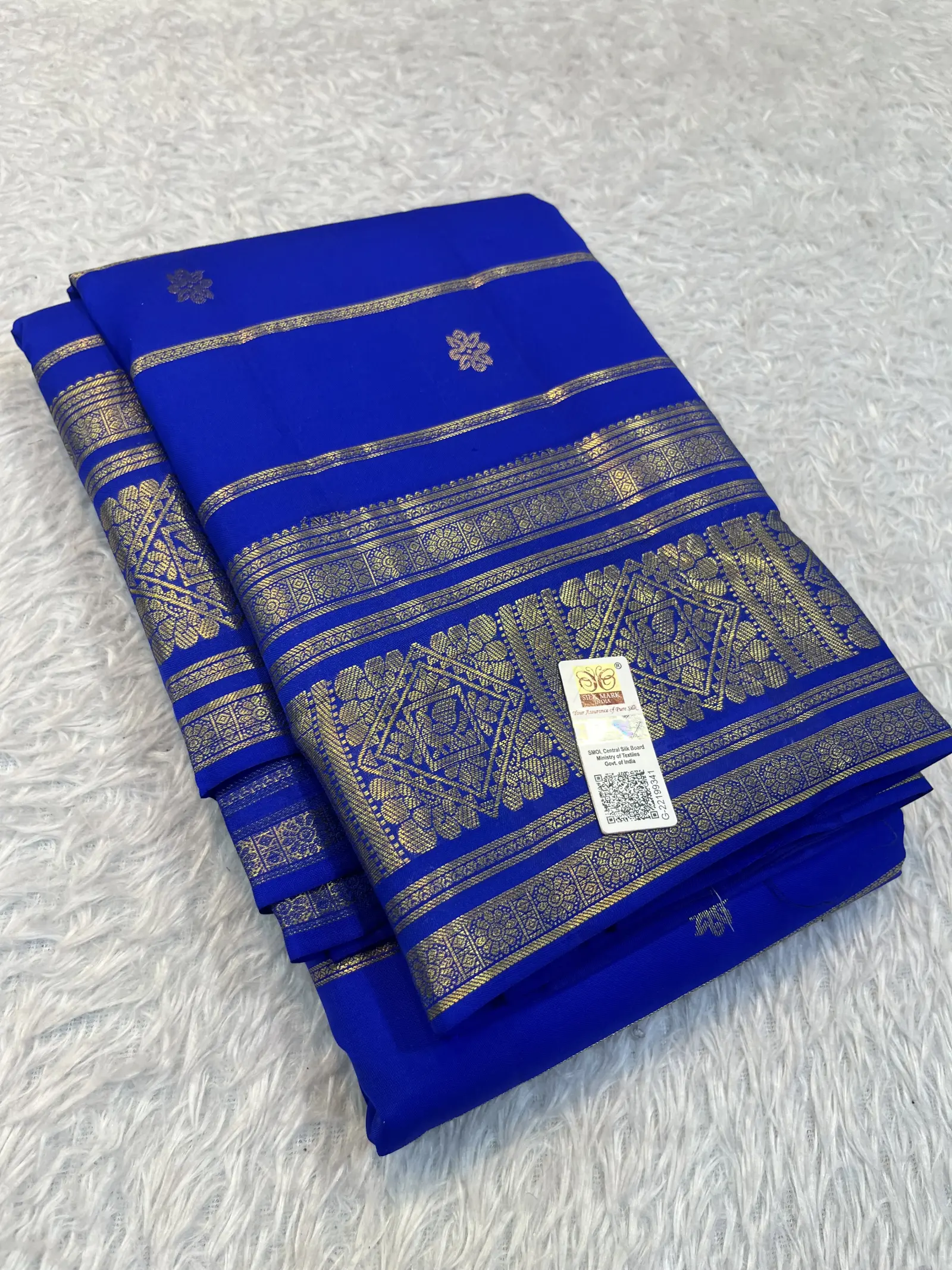 E1093543 – Royal Blue Kanchipuram Silk Saree with Gold Zari Border